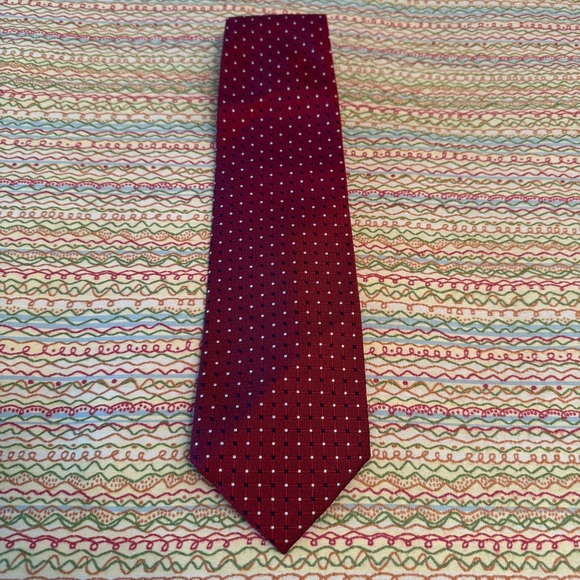 Traveler Collection Dots and Squares Tie Classic Burgundy Polka Dot 100% silk - Picture 1 of 6